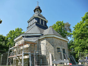 Einrüstung der Weingartenkapelle (© Karl-Franz Thiede)